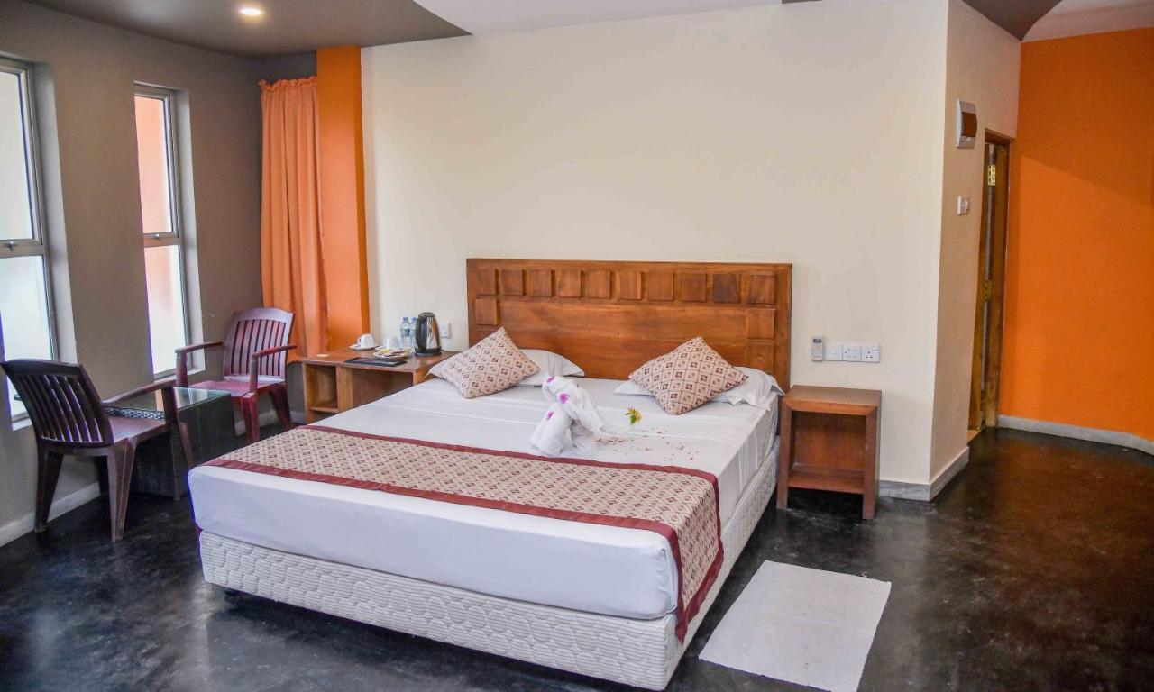 Ceylon Sea Hotel Tangalle Bagian luar foto