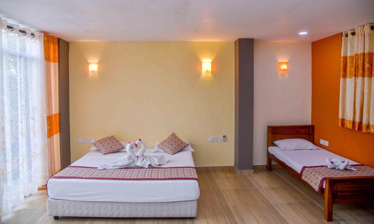 Ceylon Sea Hotel Tangalle Bagian luar foto
