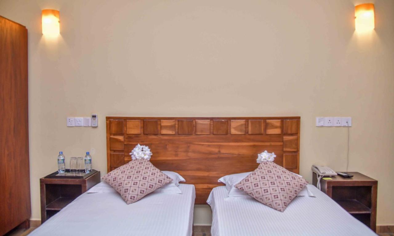 Ceylon Sea Hotel Tangalle Bagian luar foto